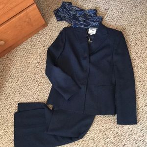 Le Suit Business pant suit